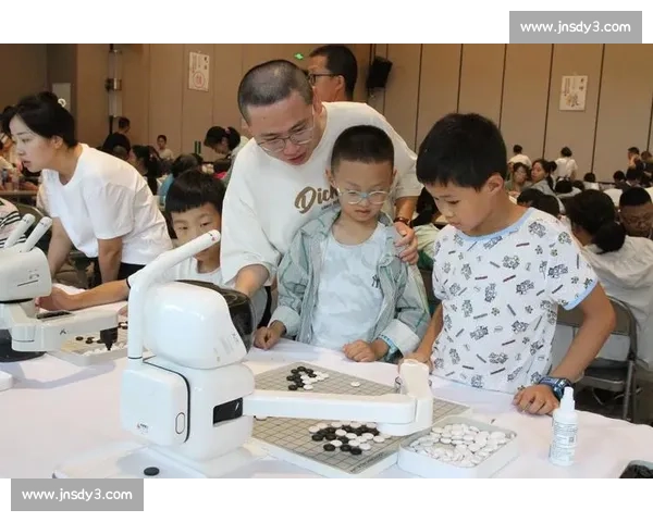 扬州围棋赛聚焦棋艺巅峰对决 展现传统文化魅力与智慧博弈