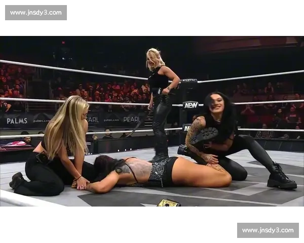 最新女子摔跤比赛精彩瞬间回顾 强者对决燃爆全场看点满满